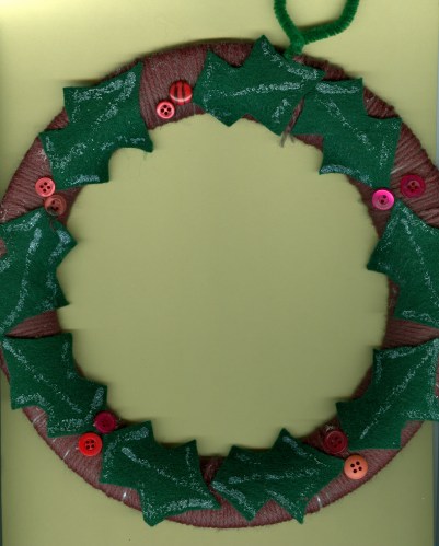 Yarn-wrapped Christmas wreath 