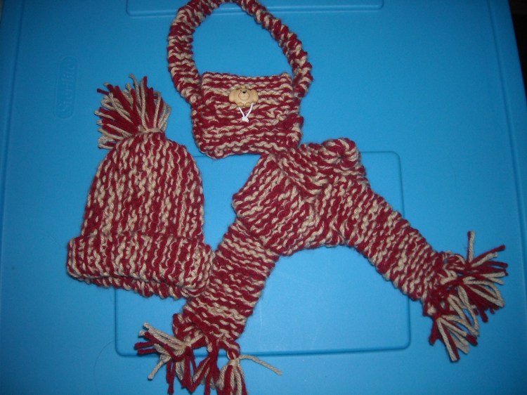 hat-purse-and-scarf-for-kaytlyns-doll